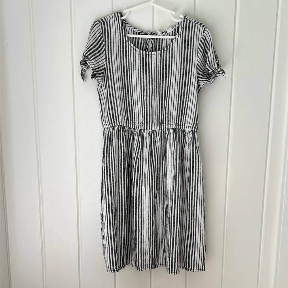 GAP Black and White Puff Sleeve Sundress Casual